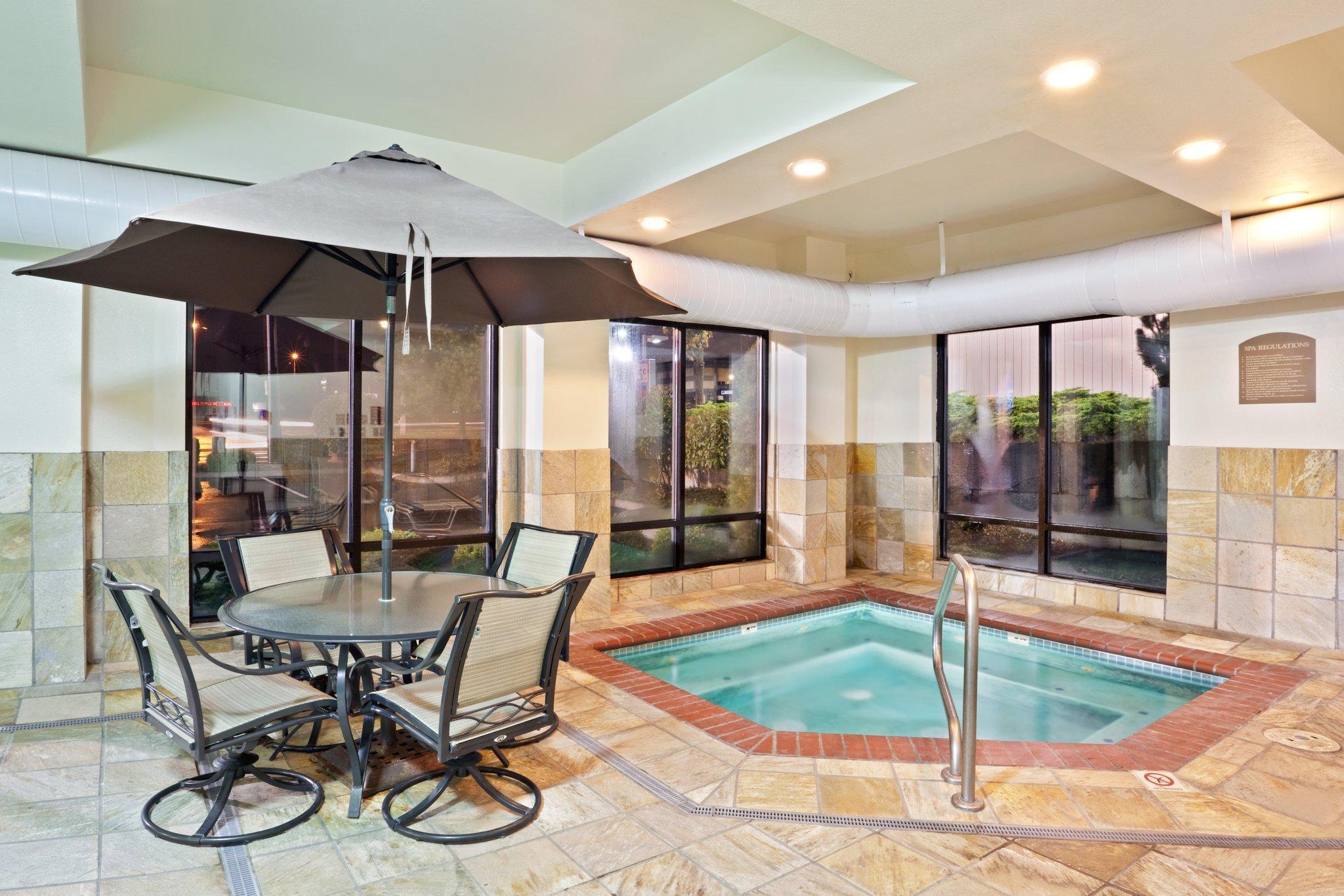 Holiday Inn Express & Suites Tacoma By Ihg Экстерьер фото